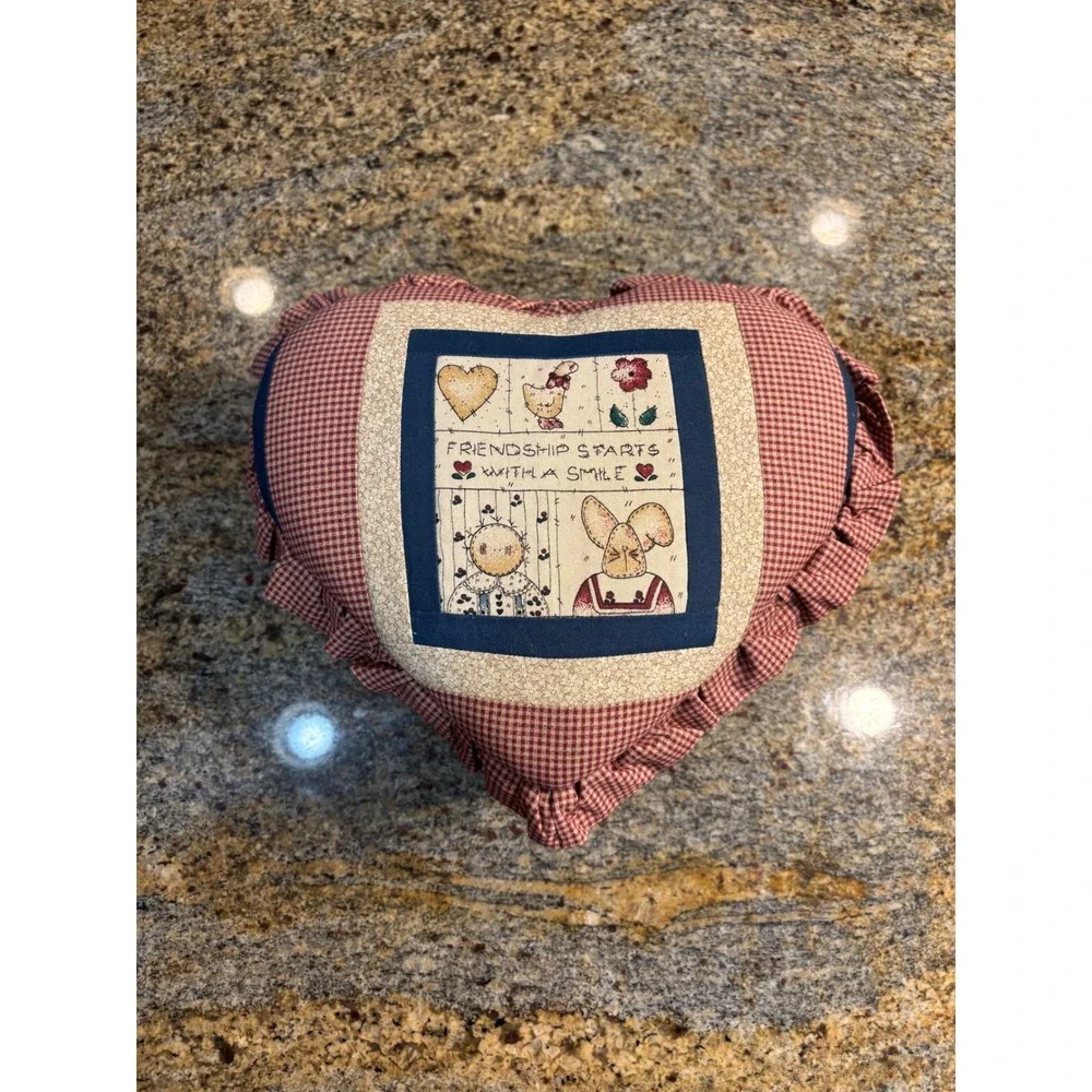 Vintage Heart Shaped Wicker‎ Basket Friendship Starts With A Smile Gingham Lid